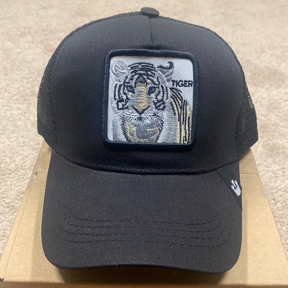 Unisex Adjustable Farm Trucker Hat (Tiger) NEW!!! - Picture 1 of 2